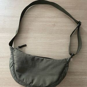 Green purse